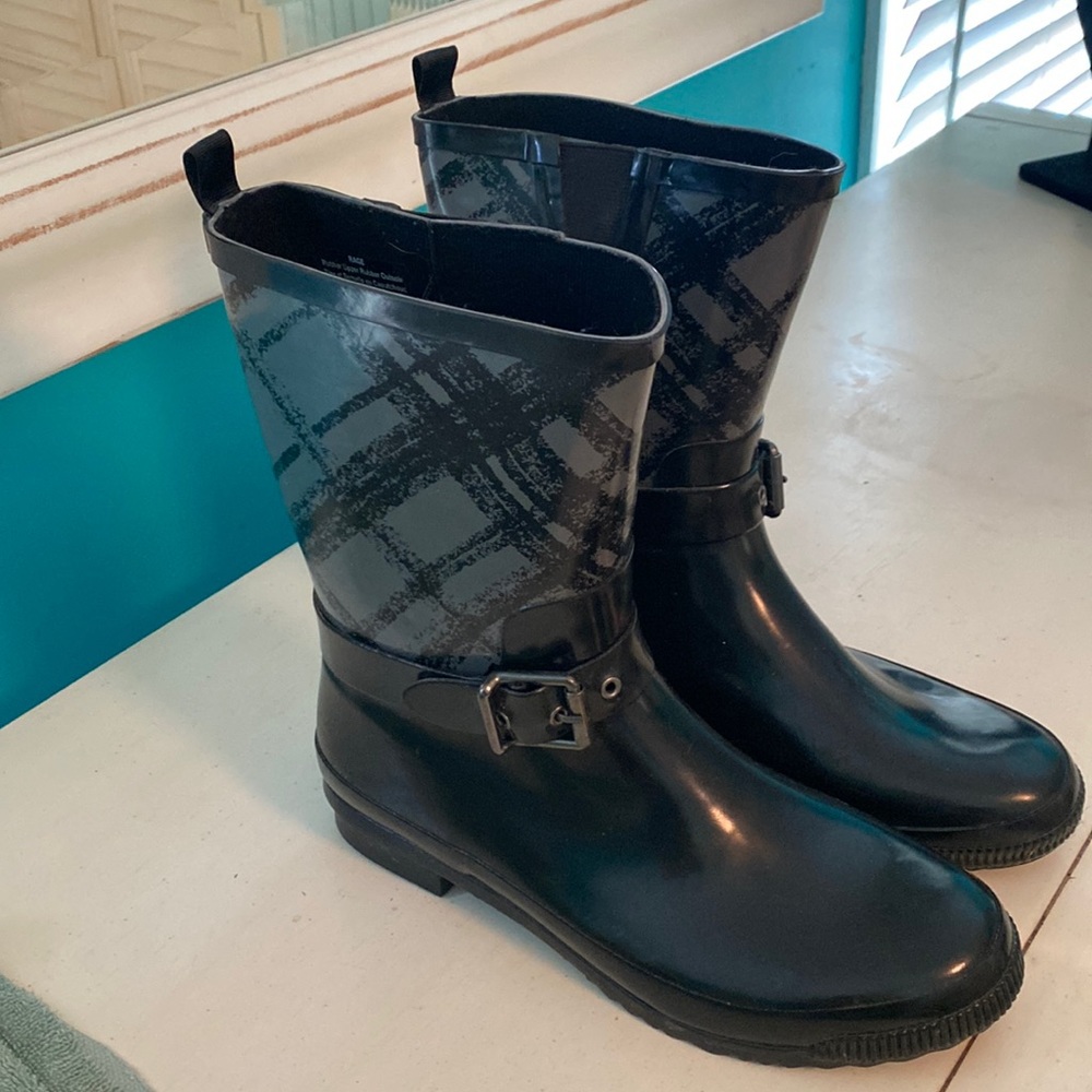 Rain boots